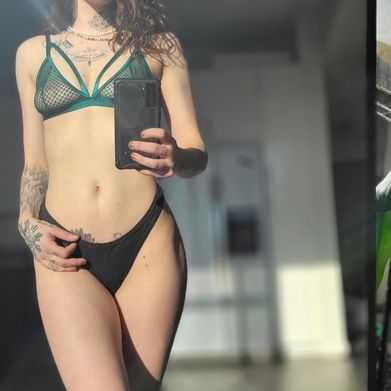 OnlyFans Model H.Haze (harmonyhazexoxo) Profile Image