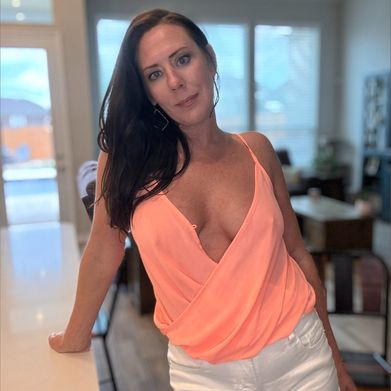 Belle (lonestarbelledb) Profile Photo Added 2025-05-17