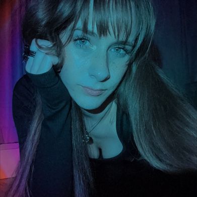 Evie (evielovesss) Profile Photo Added 2025-02-27