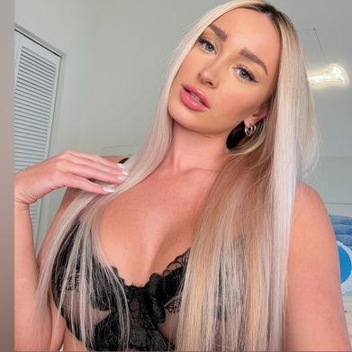 💕Meagan Moore (meaganmoorexo) Profile Photo Added 2025-02-28