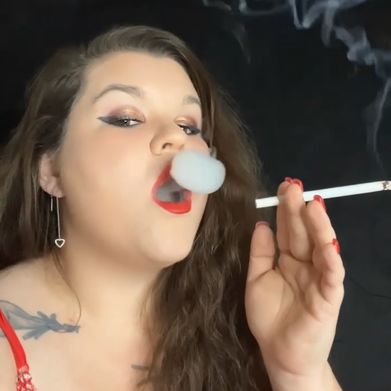 Leela Smokes (leelasmokes) OnlyFans profile photo