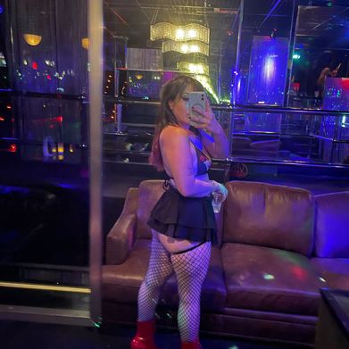 Divine Venus (divine.venus) Header Photo Added 2025-06-20