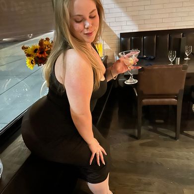 Miss Piggy (pinklikemisspiggy) Header Photo Added 2025-09-30