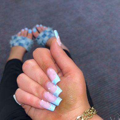 SnowBunniem (u503318025) Profile Photo Added 2025-06-05