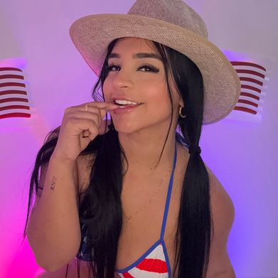 𝐊𝐞𝐥𝐥𝐲 𝐑𝐡𝐨𝐝𝐞 - 𝐂𝐮𝐫𝐯𝐲 𝐐𝐮𝐞𝐞𝐧 🎄 (curvykell) Profile Photo Added 2025-07-03