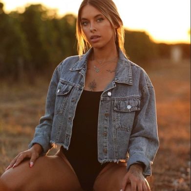 Manon (manoncqr) Profile Photo Added 2025-10-09