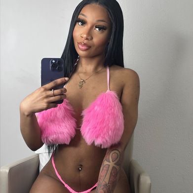 Mrs Shiny 🎀 (mrsshinyrose) Profile Photo Added 2024-07-16