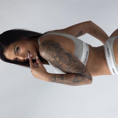 ANA LUIZA (analuiza_alls) Header Photo Added 2025-11-12