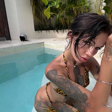 Asya (asinababy) Header Photo Added 2025-04-12