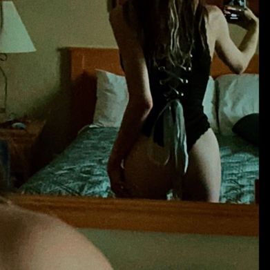 Melody (melodyx_x0) Header Photo Added 2024-06-03