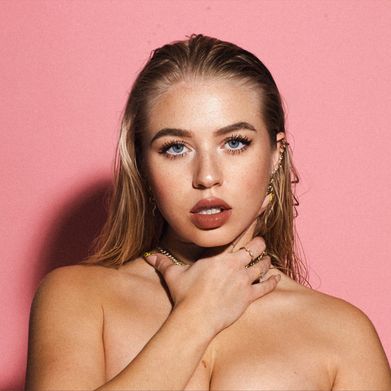 ellis vip ❤️‍🔥 #1 SWEETHEART ON OF 🩷 (ellismaevip) Profile Photo Added 2024-10-15