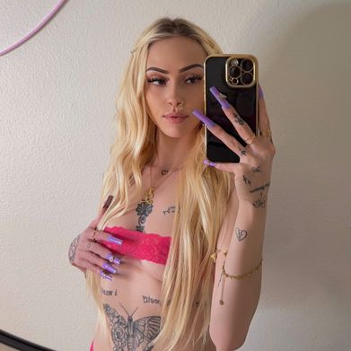 𝔏 🎀 (laveenalove) Profile Photo Added 2025-04-16