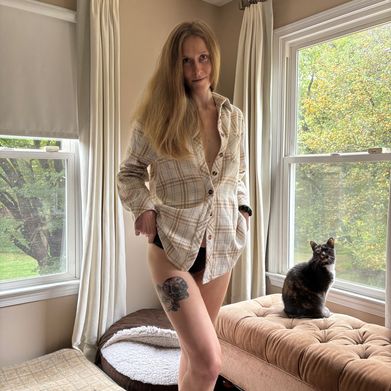 The Yoga Witch (theyogawitch) Profile Photo Added 2025-09-26