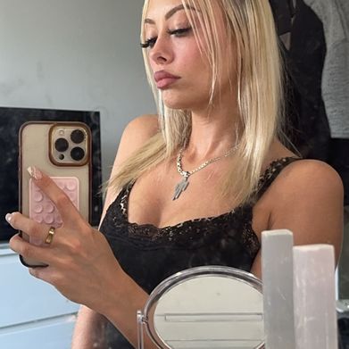 OnlyFans Model ellie Louise jones (elliejonez69) Profile Image