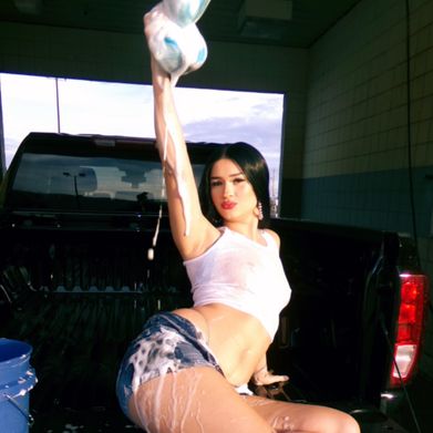 Lucy May (ms.lucymay) Profile Photo Added 2025-08-25