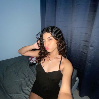 Lia (g_lamorousgirls) Header Photo Added 2025-02-20