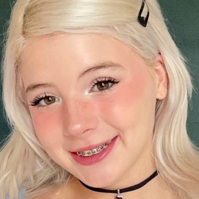 Yumi 🩷 Added Photo on 2025-03-04