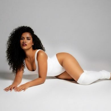 Roxy (tuurooxy) Header Photo Added 2025-12-01