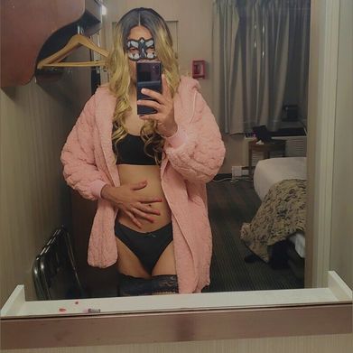 Helens Havana (helenshavana) Profile Photo Added 2025-10-23