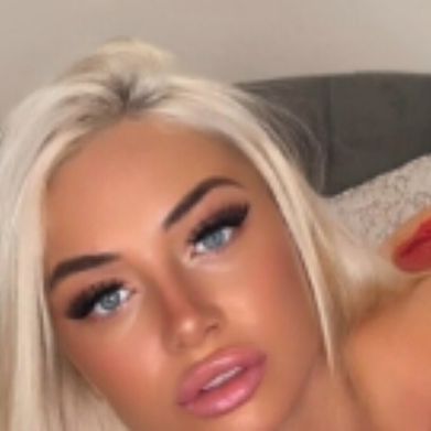 Emily 🫦 (emsxoxx) Header Photo Added 2025-10-31