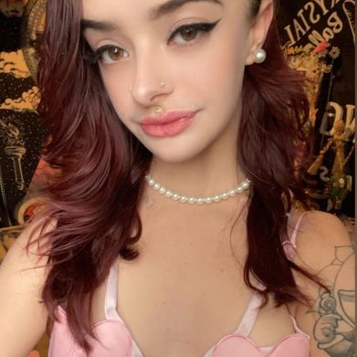 Cora Reef🧜‍♀️ (piercedanpetite) Profile Photo Added 2024-09-08