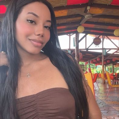 Vivi Moon (vivimoon7) Header Photo Added 2025-07-25