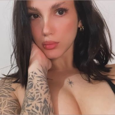 𝓞𝓵𝓲🫦🖤 Added Photo on 2025-09-25