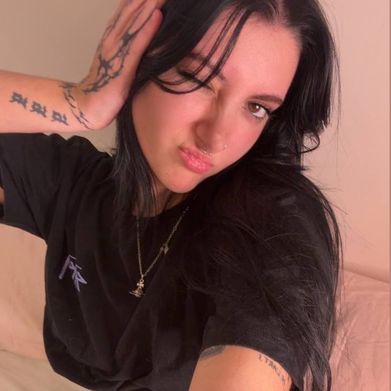 Adèle Riou 🖤 (adeleriou) Profile Photo Added 2025-05-21