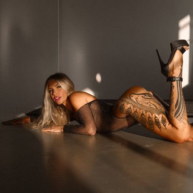 Annabelle Blue (annabelleblues) Header Photo Added 2025-09-26