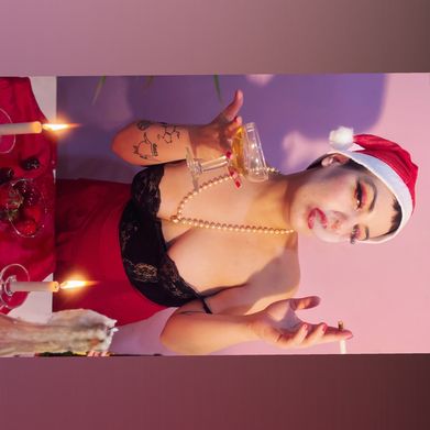 QueenStephanie👑 Added Photo on 2024-12-06