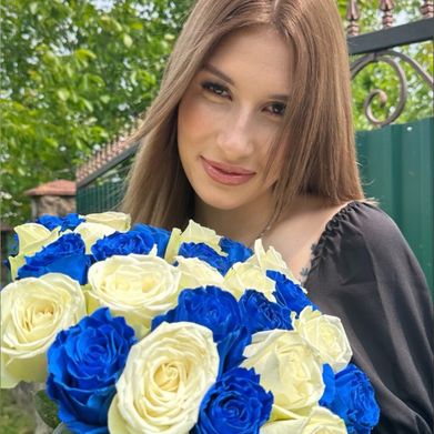 Lily Snow💖 (lilysnowof) Header Photo Added 2025-08-10