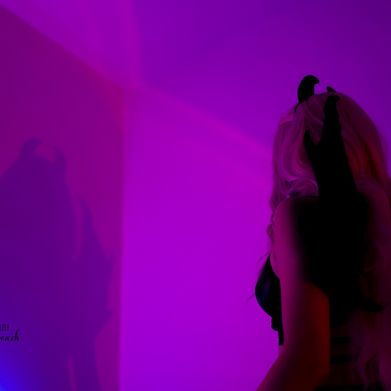 Two Sides Of Peach (miakeyholder) Header Photo Added 2025-10-31