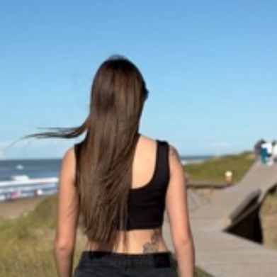 𝐌𝐈𝐀 💦 (mia.bloom) Header Photo Added 2025-04-24