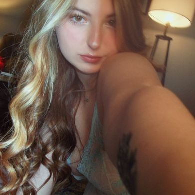 Ella (fantasyella) Profile Photo Added 2024-11-14