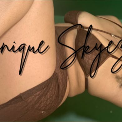 Dominique (dominique_skyez) Header Photo Added 2025-04-16