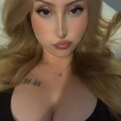 Kay 🍑 (kaytoonaughty) Profile Photo Added 2025-06-05