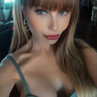 Cupcake Muffin Doll 🫦👩🏻‍🦰🌺🍒🩷🇺🇸 (cupcakemuffindoll) Profile Photo Added 2025-08-16