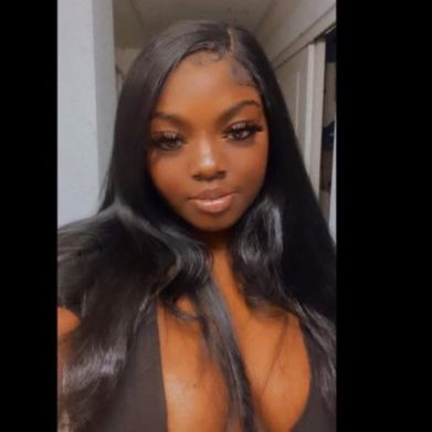 𝕸𝖆𝖗𝖆 🍨🎀 (queeenmara) Profile Photo Added 2025-08-21