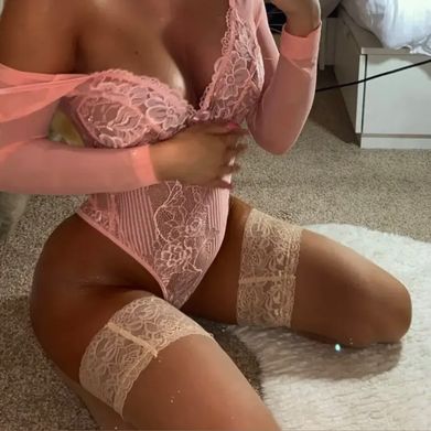 Elizabethxo32 (elizabethxo32) Header Photo Added 2024-11-28