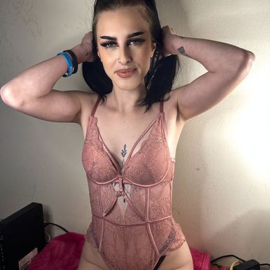 Ema (emyca) OnlyFans Profile Image