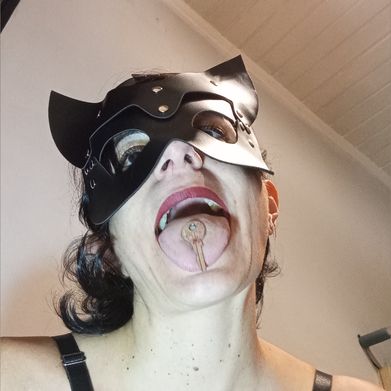 Mistress Lola (elacia) Header Photo Added 2025-06-09