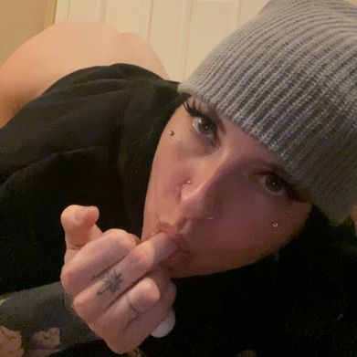 OnlyFans Model Klutzykush (klutzykush) Profile Image