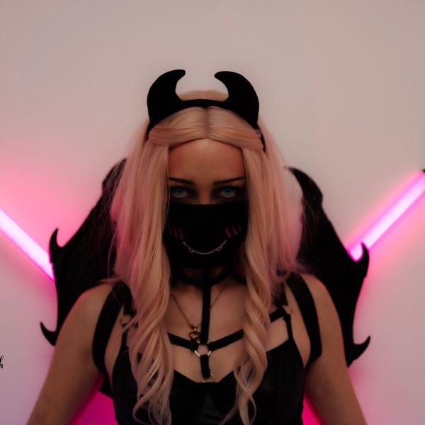 Two Sides Of Peach (miakeyholder) OnlyFans profile photo