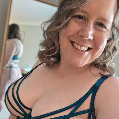 Em in Lingerie (eminlingerie) OnlyFans Profile Image