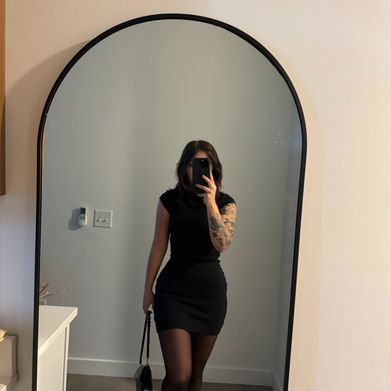 RoxyLilosh (roxylilosh) Header Photo Added 2025-10-30