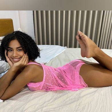 Lisandra🍑🇨🇺 livin the 🇺🇸❤️‍🔥 (lisandraalonsoreal) Header Photo Added 2025-11-22