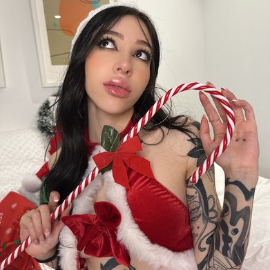 𝕸𝖎𝖘𝖙𝖞 𝕸𝖆𝖞𝖍𝖊𝖒⛓ Added Photo on 2024-12-10