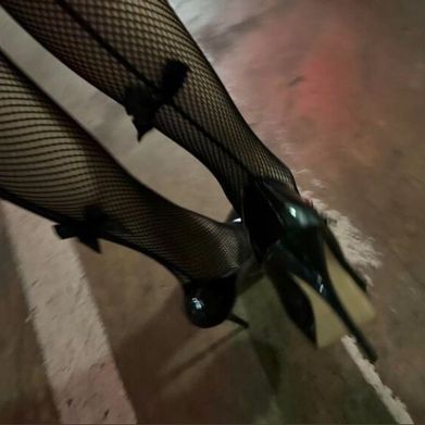 Bella (pr333ttypurrr) Header Photo Added 2025-10-30