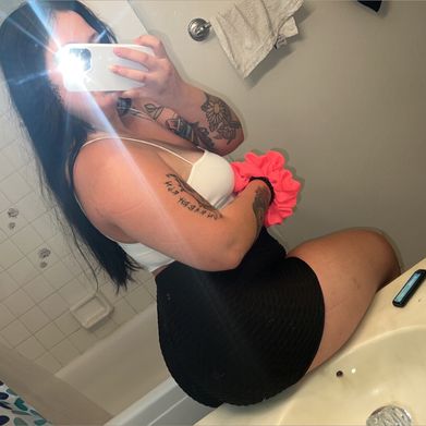 Cinnibabe (mrs_voorhees) Profile Photo Added 2025-02-19