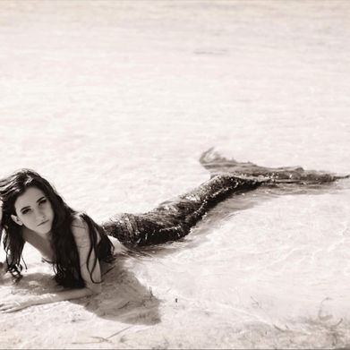 Ariel🧜🏼‍♀️ (arielhavingfun) Header Photo Added 2025-09-17